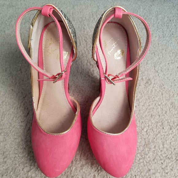 Wedge Sandals - Picture 2 of 6